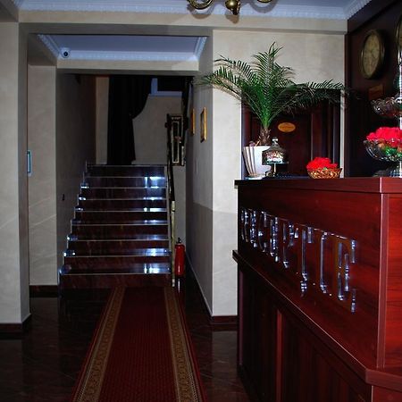 Harmonie Radauti Hostel Екстериор снимка