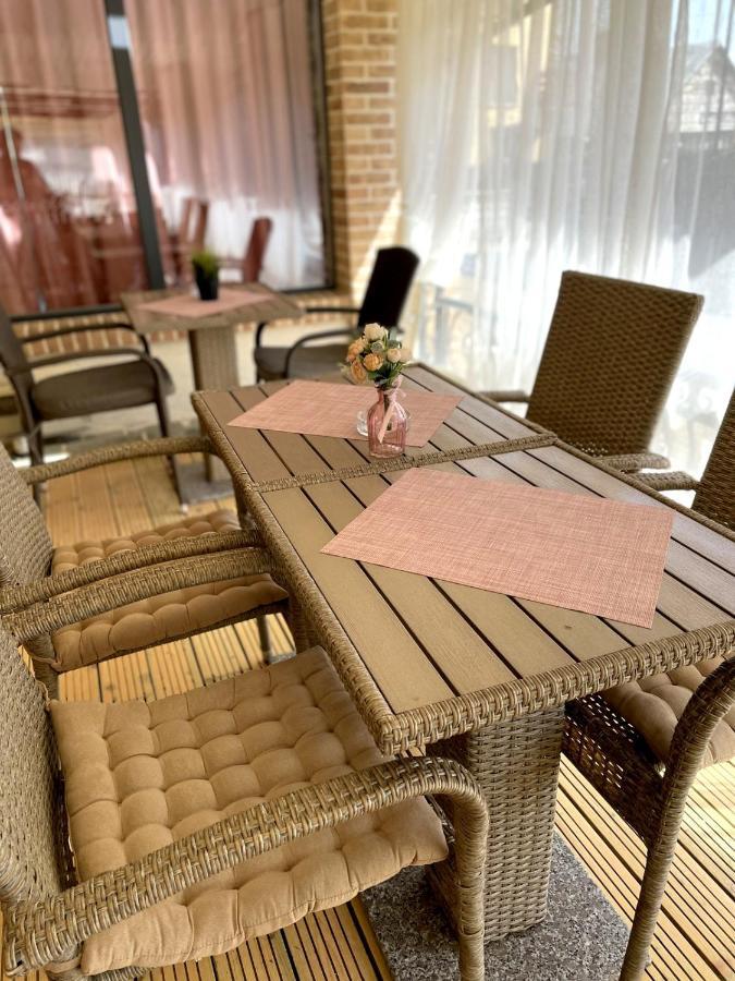 Harmonie Radauti Hostel Екстериор снимка