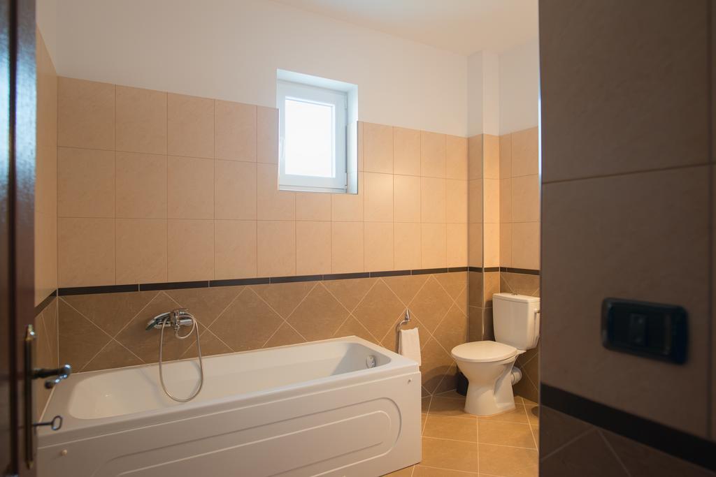 Harmonie Radauti Hostel Стая снимка