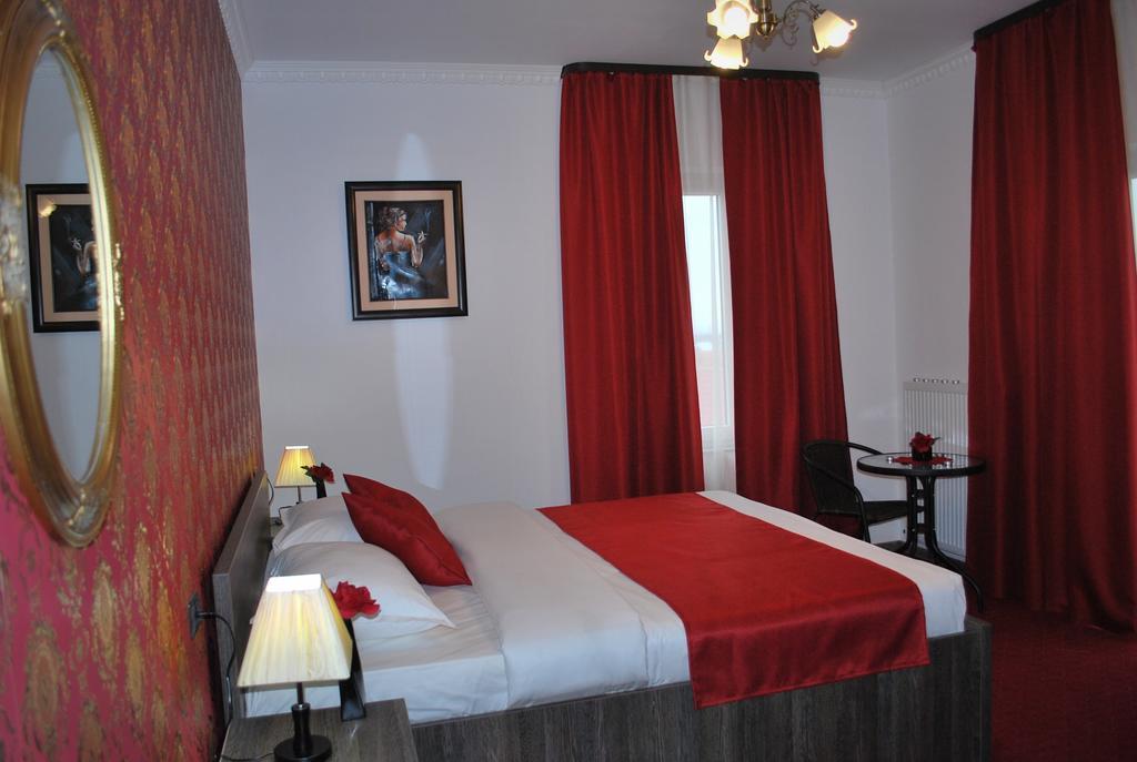 Harmonie Radauti Hostel Стая снимка