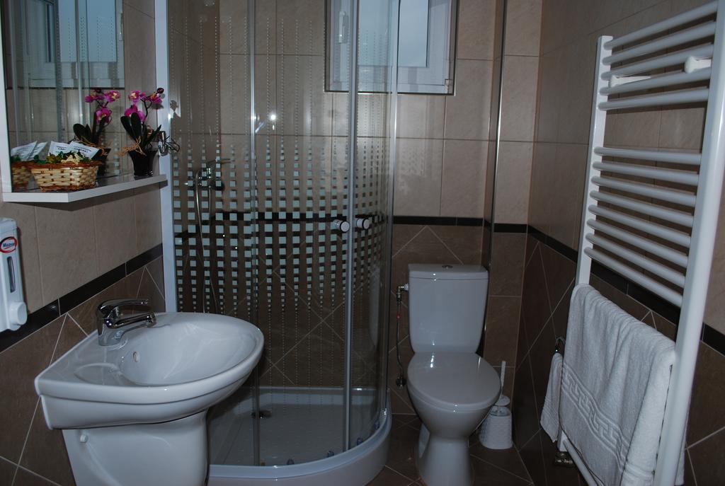 Harmonie Radauti Hostel Екстериор снимка
